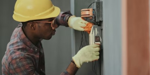 Elektrikçiler İçin Web Sitesi: Arıza Çağrılarını Katlayın